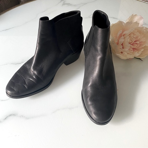 Cole Haan classic black chelsea boot - Picture 2 of 8